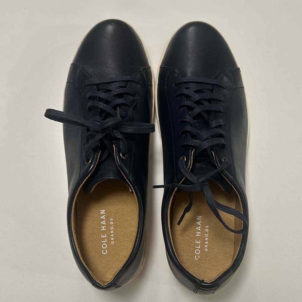 Like new Cole haan grand OS navy leather sneakers